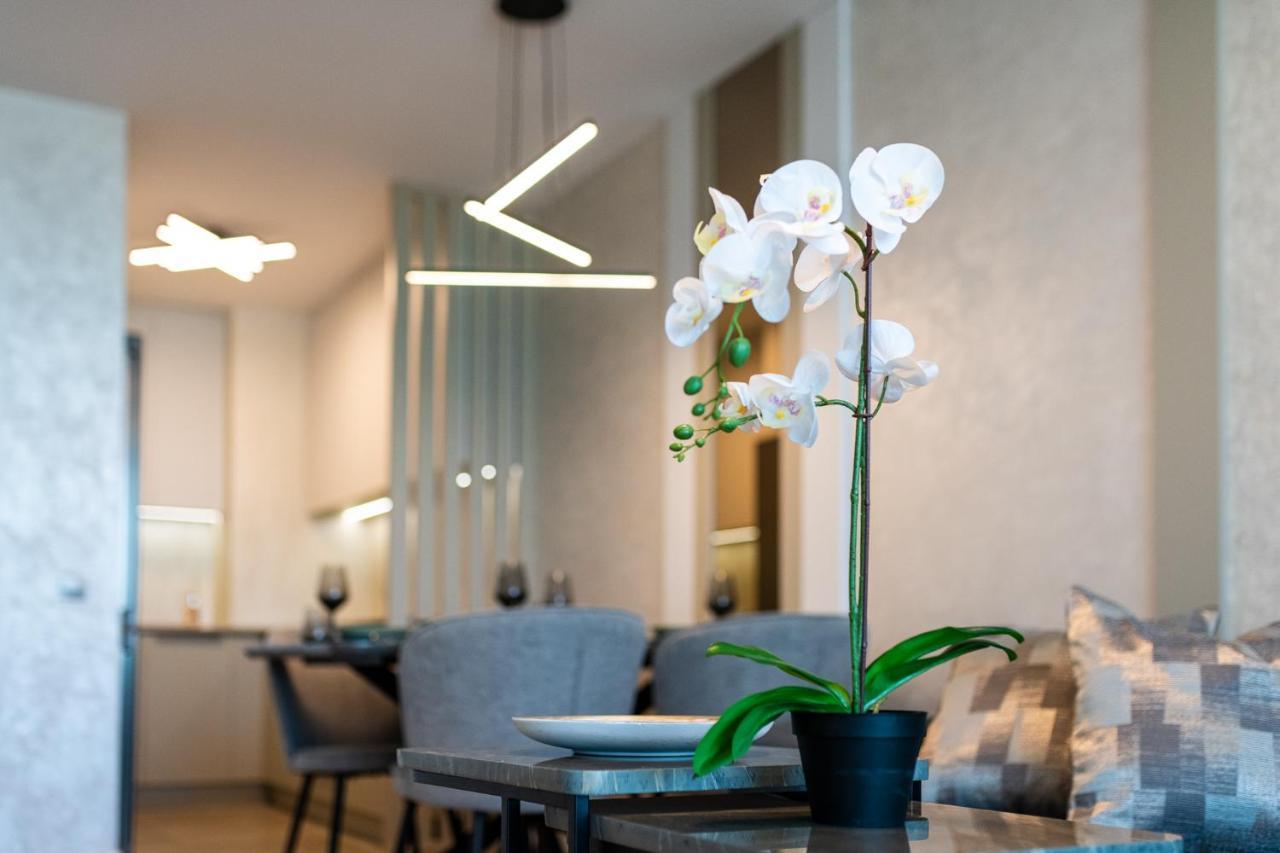 Sky Symphony Apartment Varna Luaran gambar