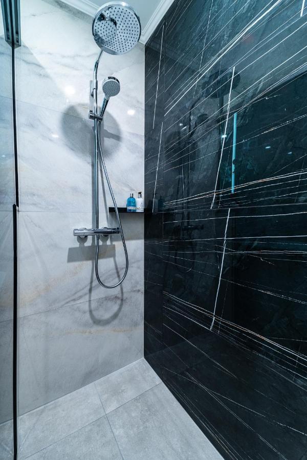 Sky Symphony Apartment Varna Luaran gambar