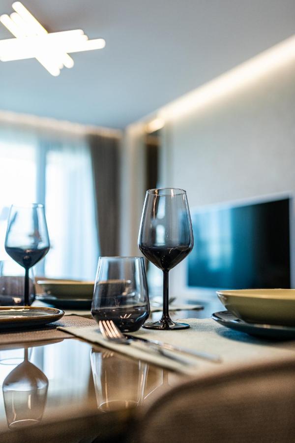 Sky Symphony Apartment Varna Luaran gambar