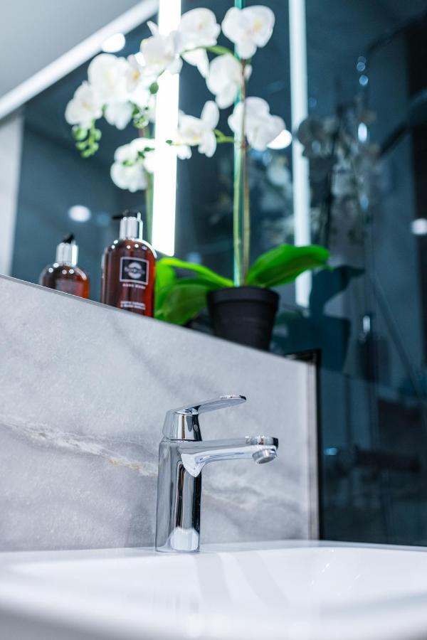 Sky Symphony Apartment Varna Luaran gambar