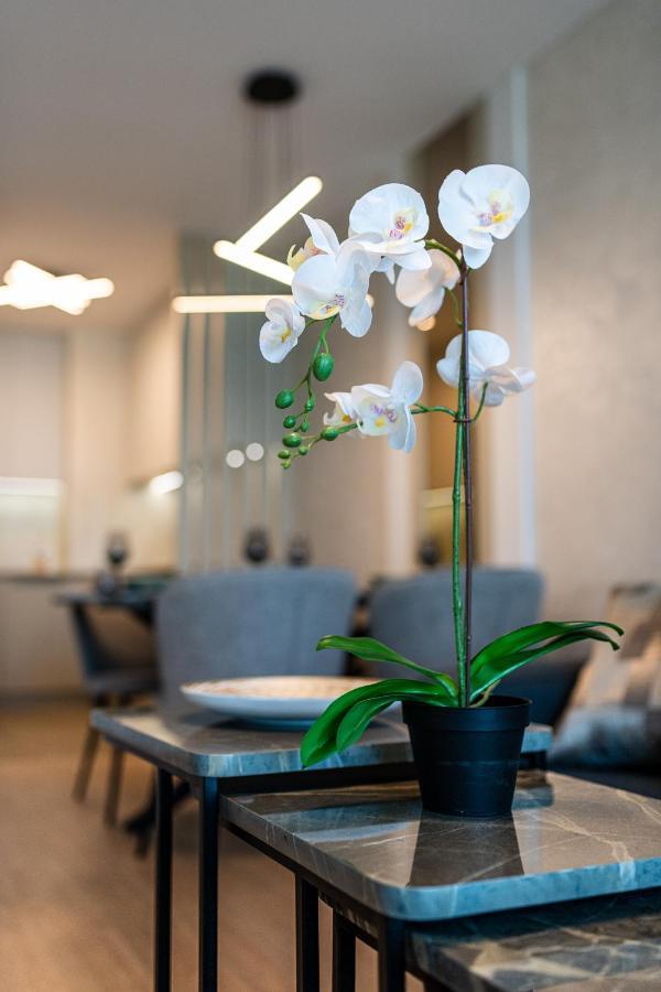 Sky Symphony Apartment Varna Luaran gambar